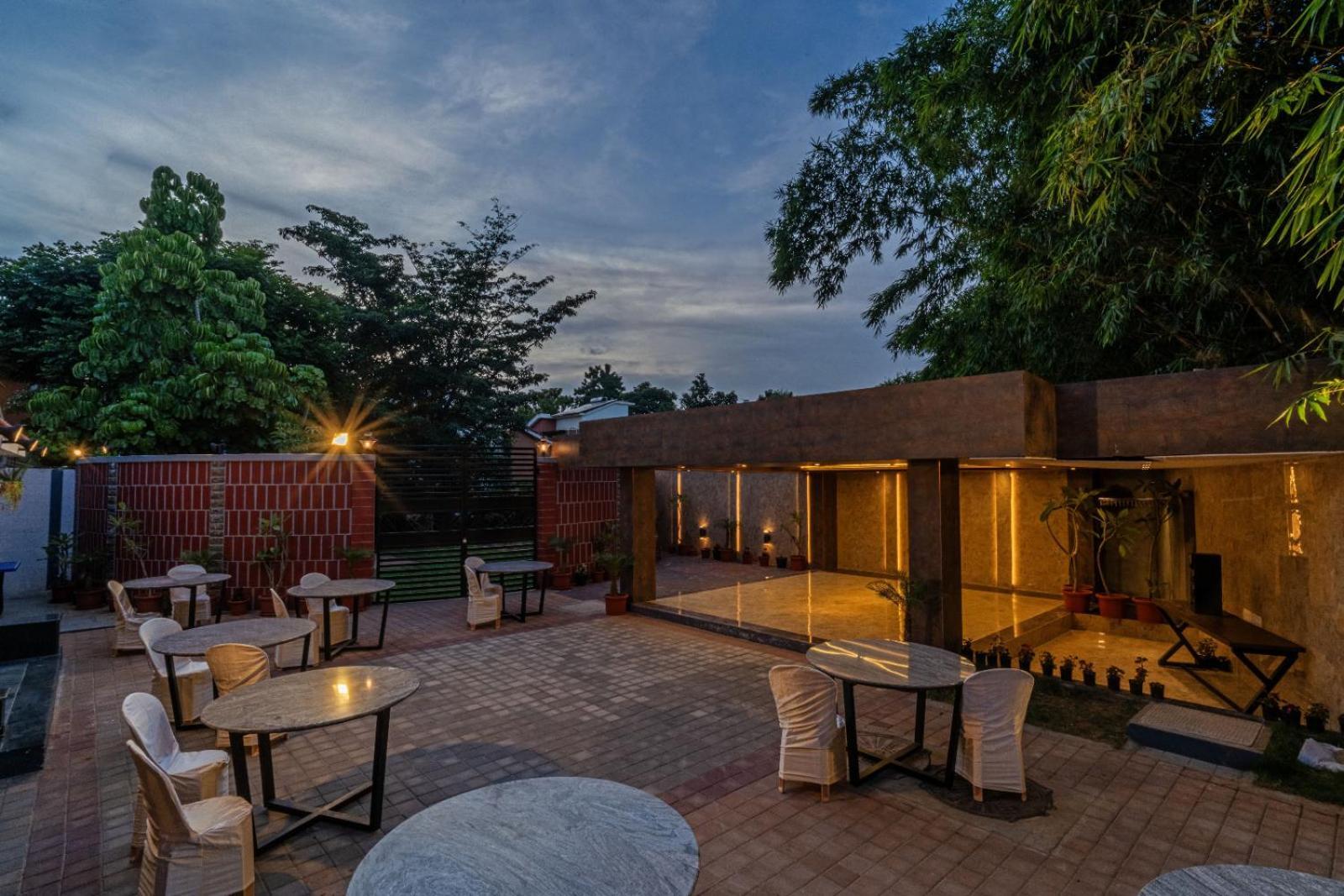 The Venue By Seasons Suites- Dod Ballāpur Exterior foto